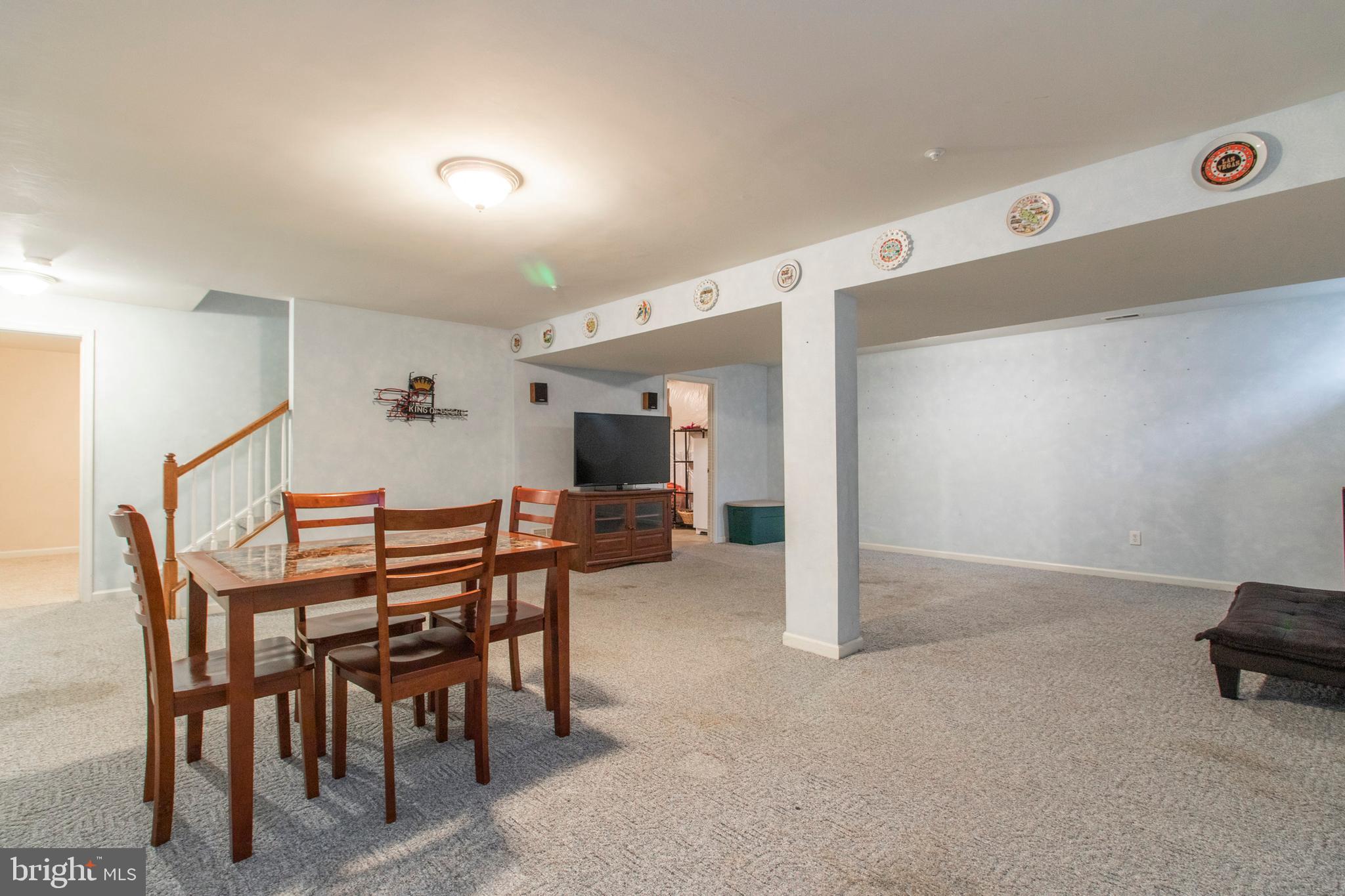 MAPLE KNOLL - Residential