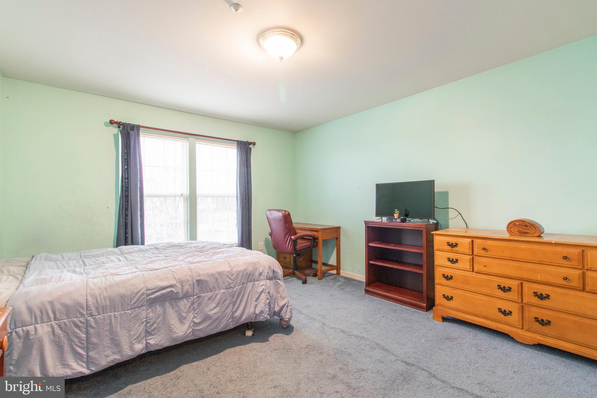 MAPLE KNOLL - Residential