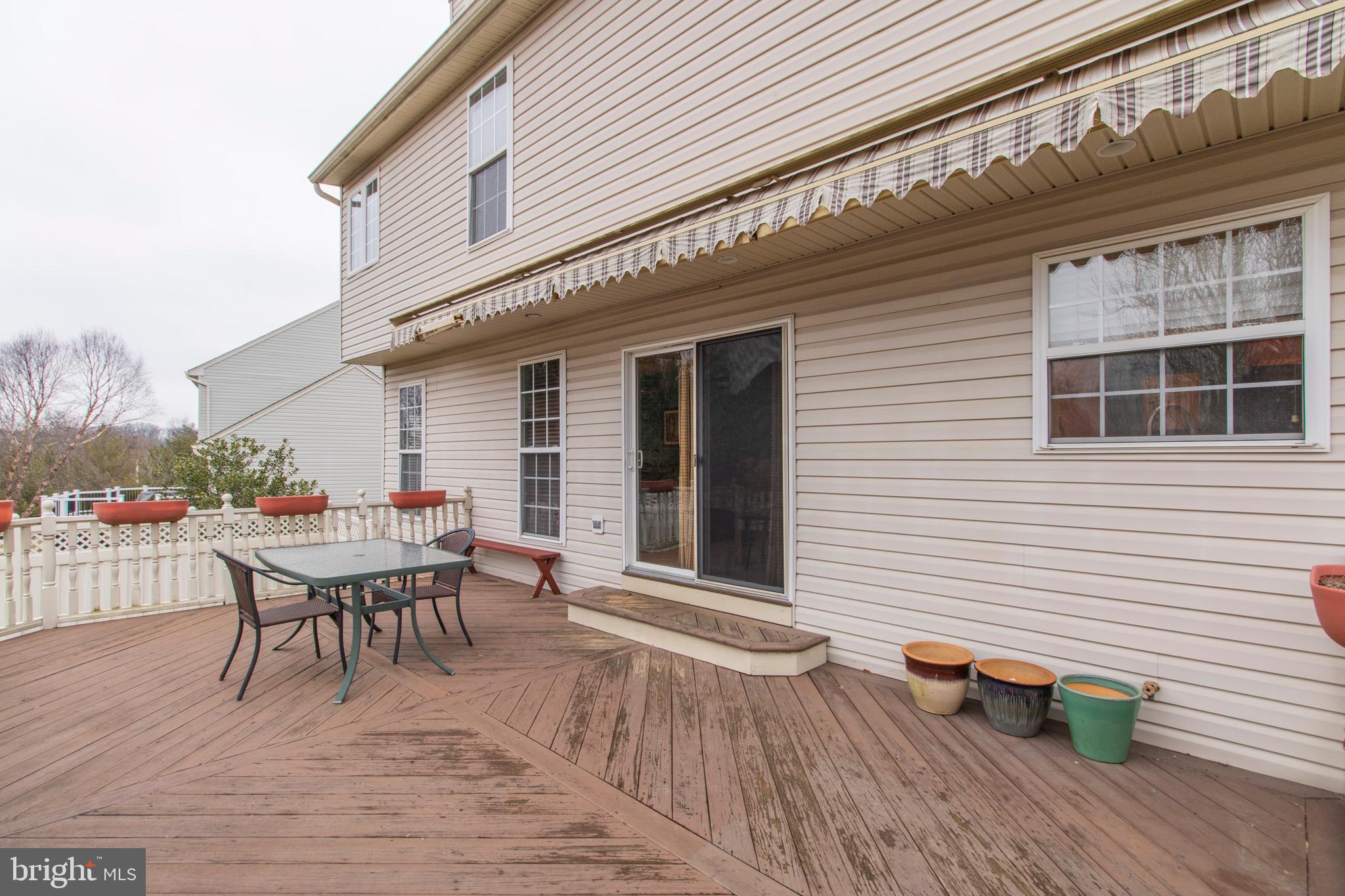 MAPLE KNOLL - Residential