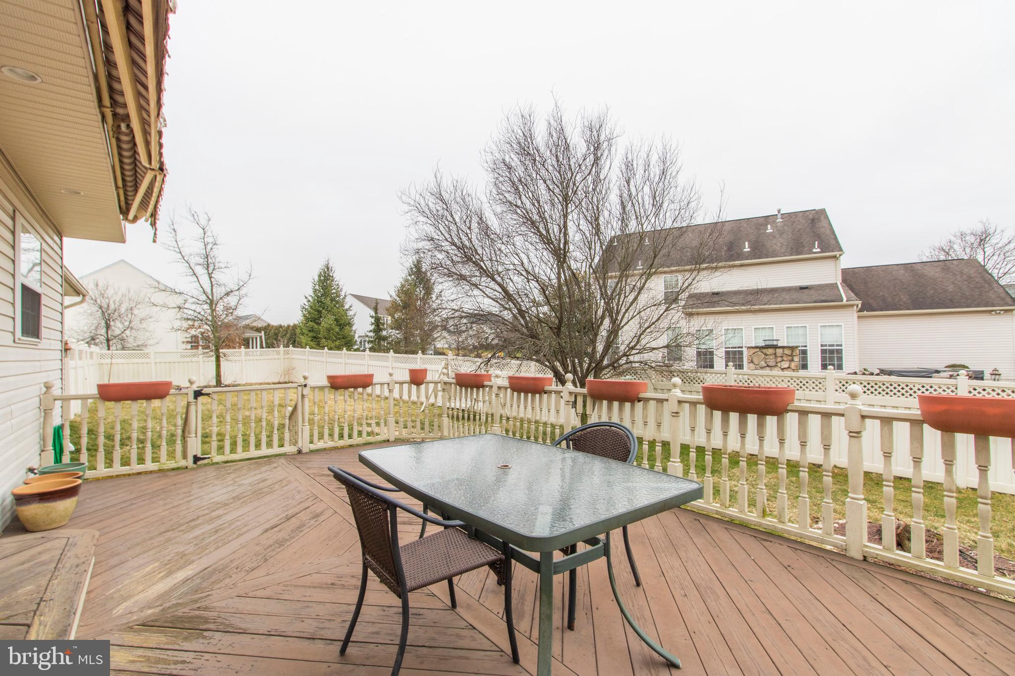 MAPLE KNOLL - Residential