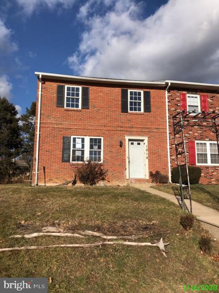 Wilson School District end unit townhouse located in Drexelwood. 3 bed, 1.5 bath, new roof, carpeting and a new stove. Spacious rooms and a partially finished lower level. This property is part of the Freddie Mac First Look period for owner occupied and non-profits only until February 11, 2020. Purchaser responsible for any and all municipal requirements with Spring Township, purchaser to pay both sides of the transfer tax, no letters of intent, all funds must be certified including down money without exceptions. Bank owned/REO property.