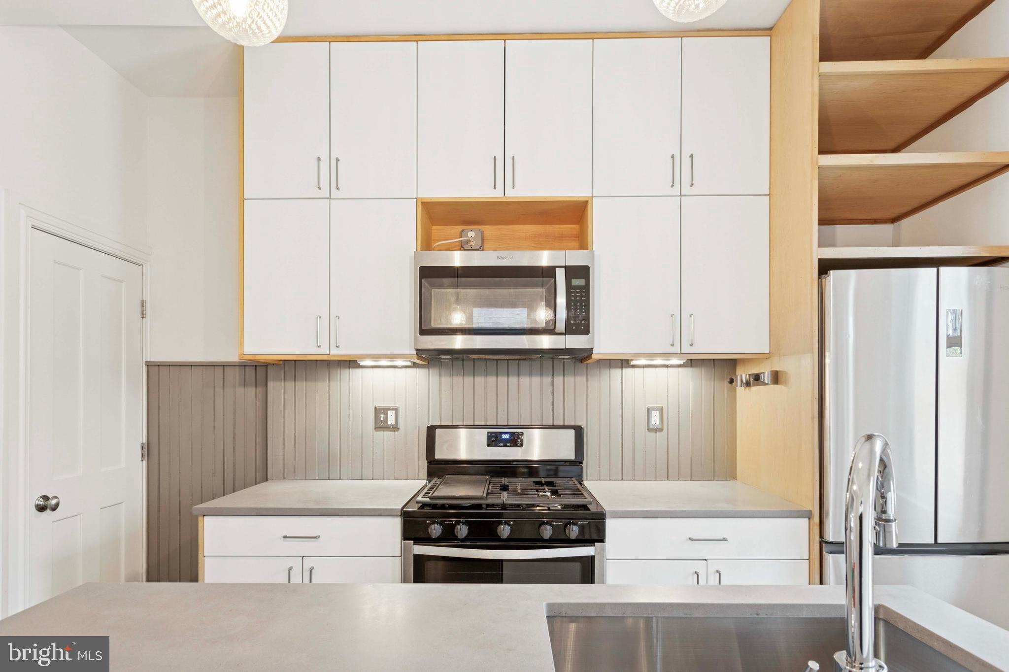 POINT BREEZE - Residential