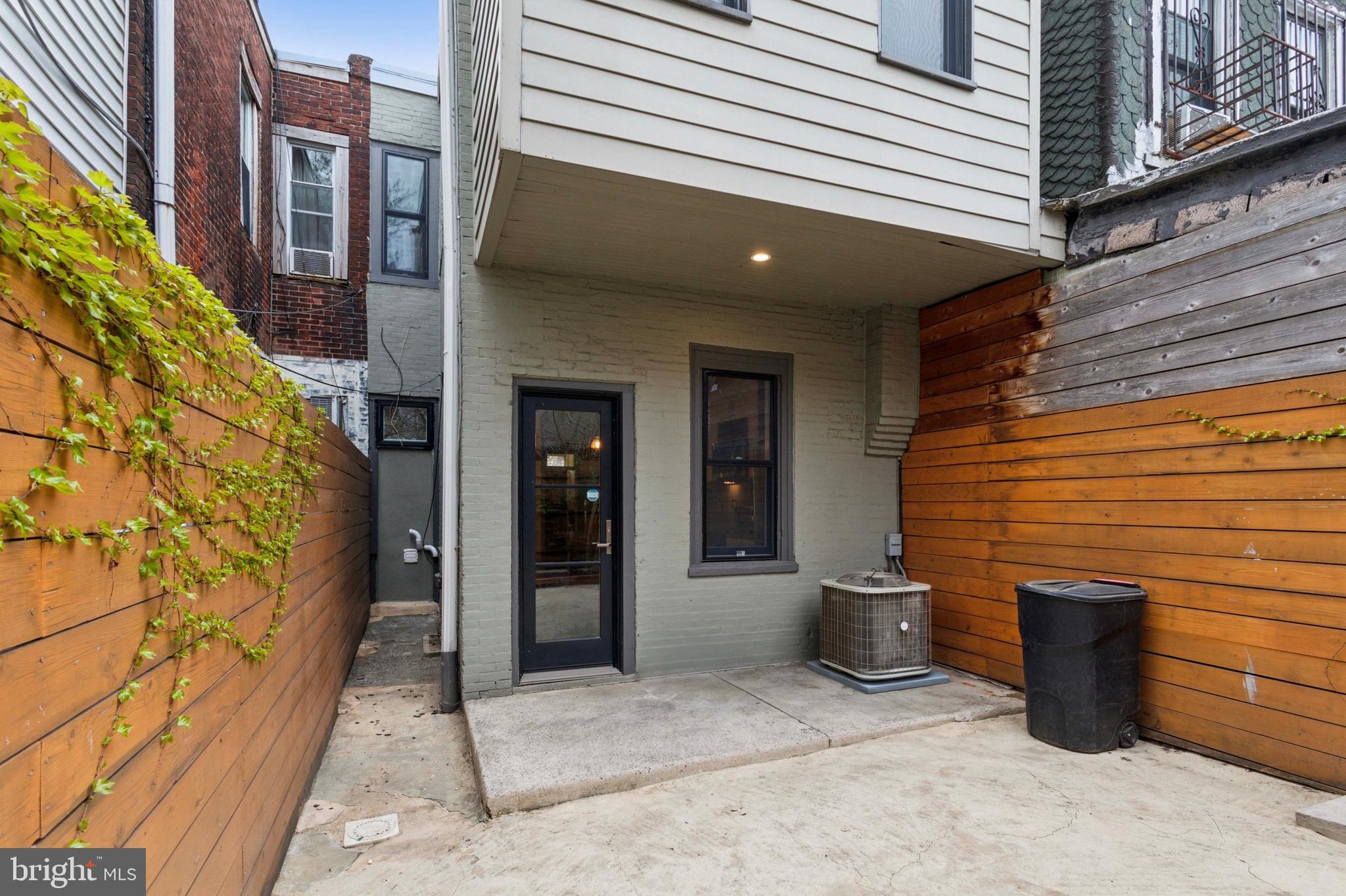 POINT BREEZE - Residential