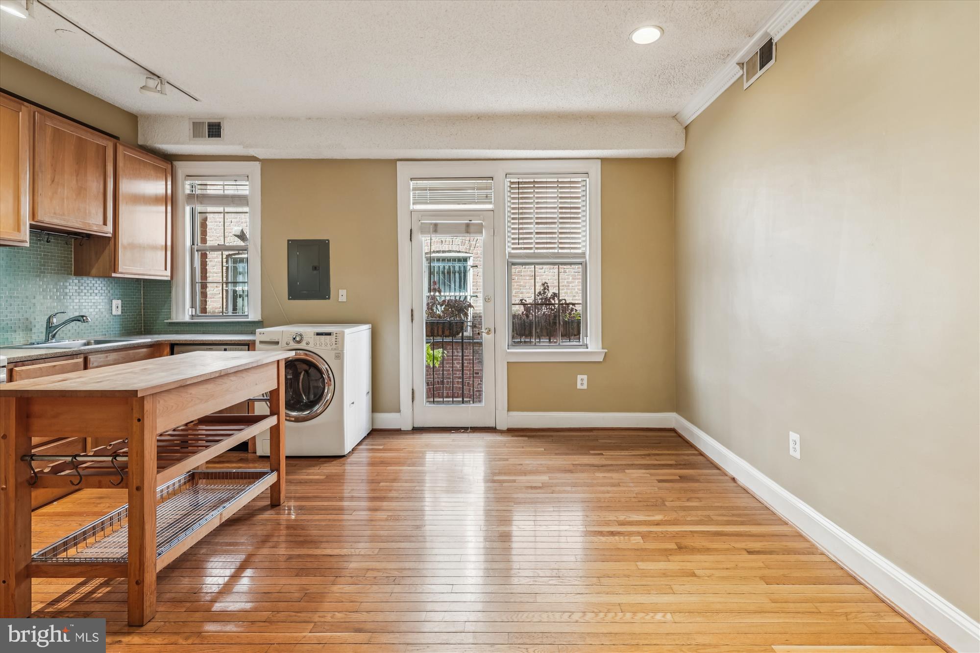 1401 COLUMBIA ROAD NW 209