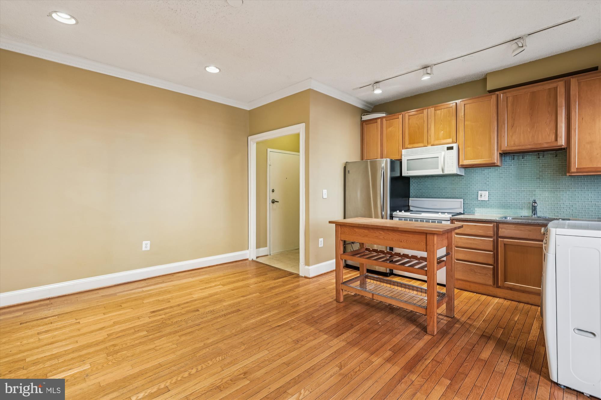 1401 COLUMBIA ROAD NW 209