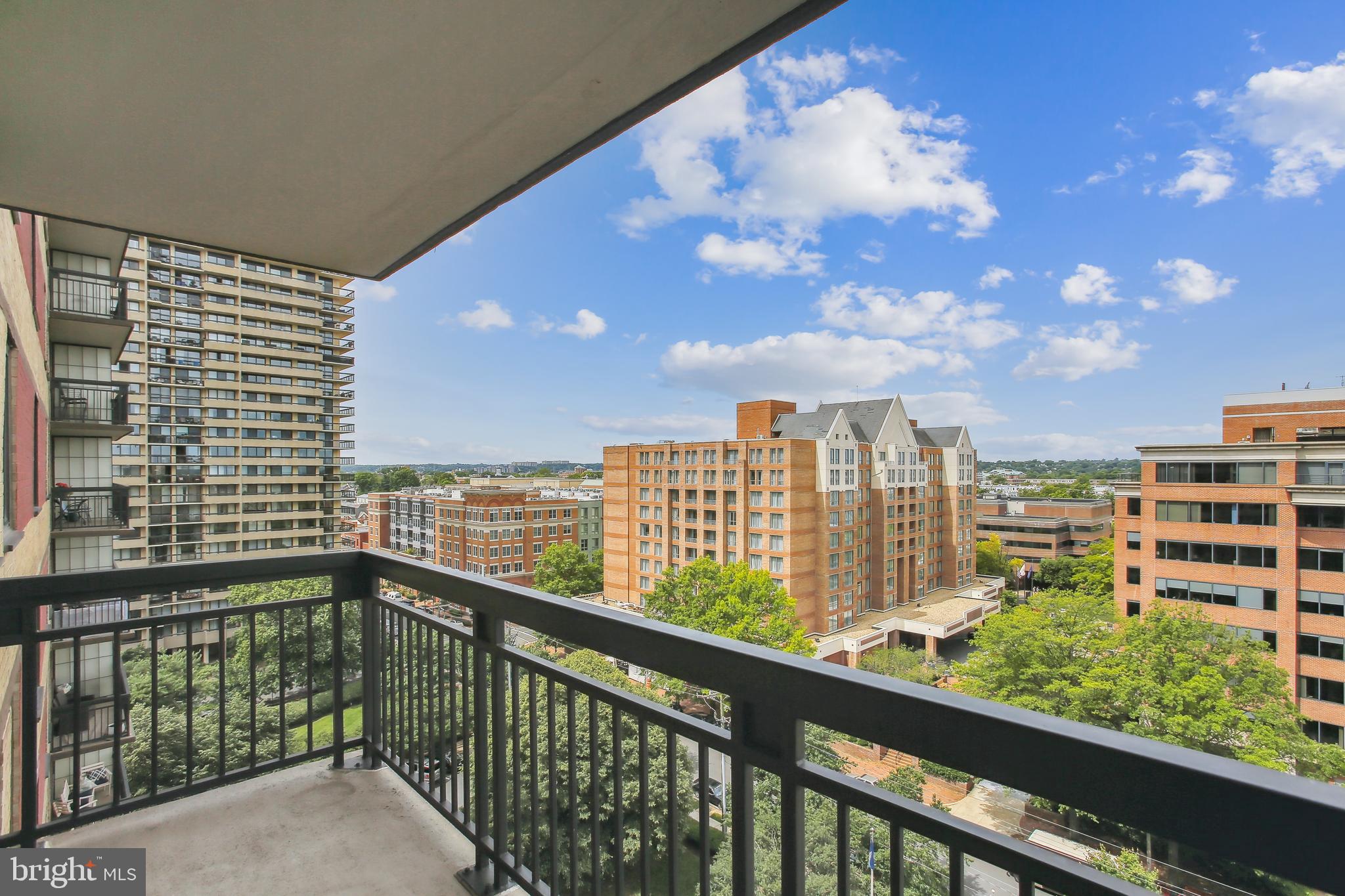 PORT ROYAL CONDOMINIUM - Residential