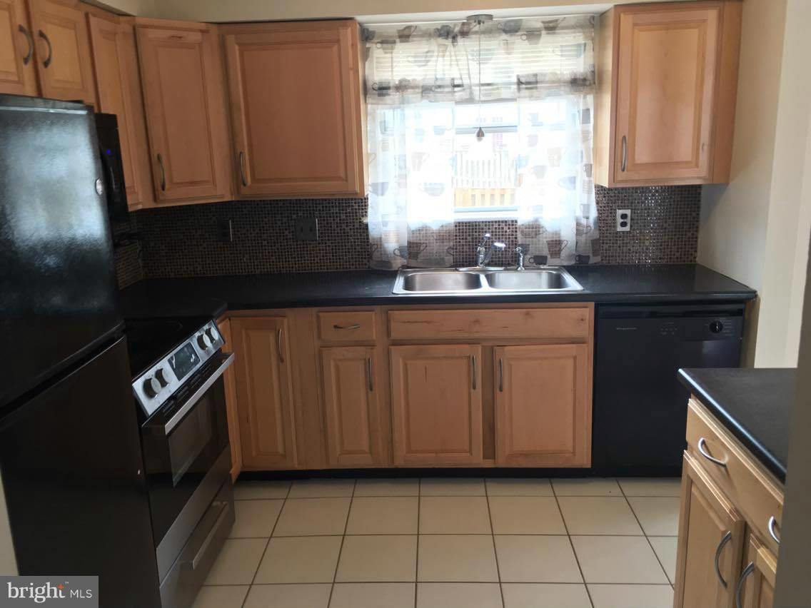 2913 MADEIRA COURT