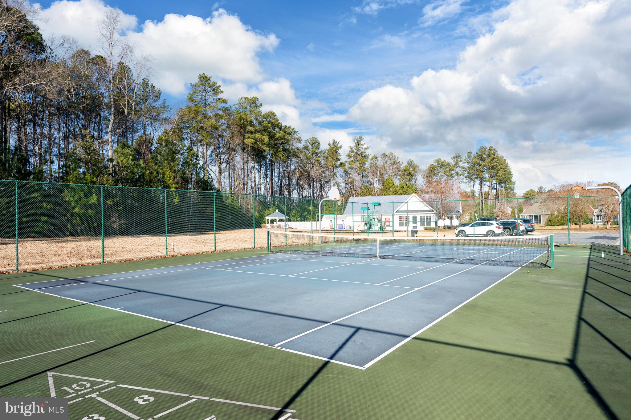 OAKWOOD VILLAGE - Residential