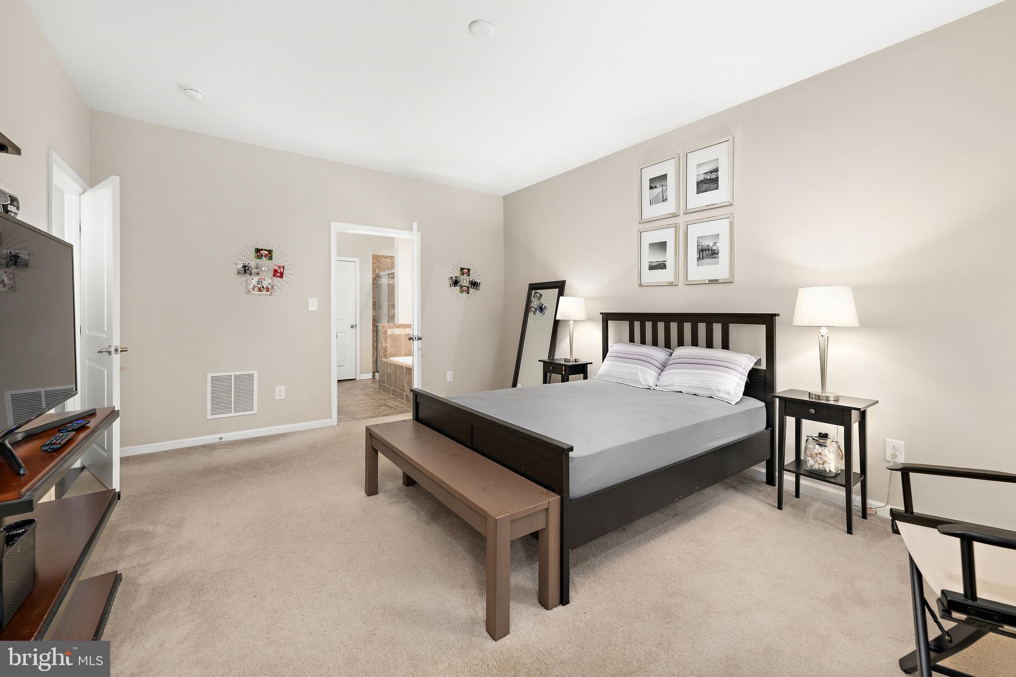 OAKWOOD VILLAGE - Residential