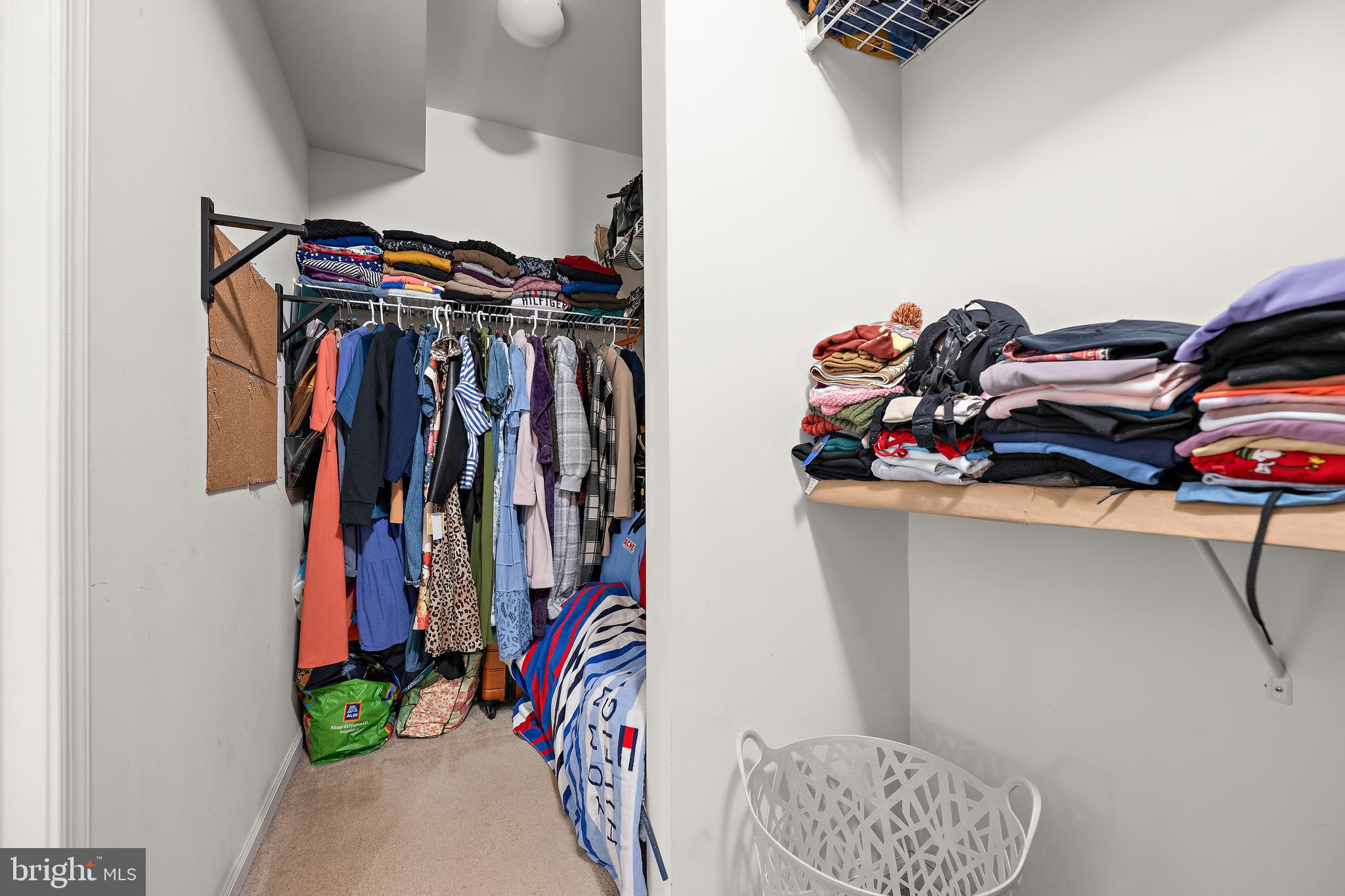 OAKWOOD VILLAGE - Residential