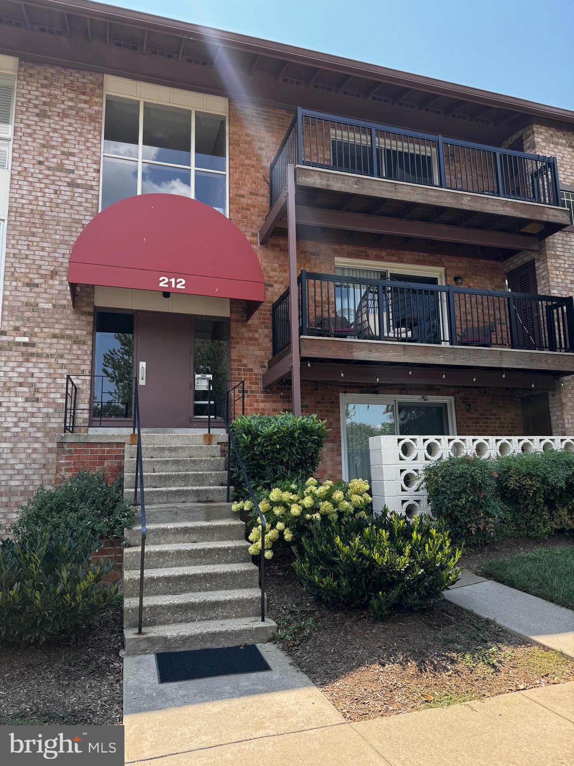212 LOCUST STREET SE 111