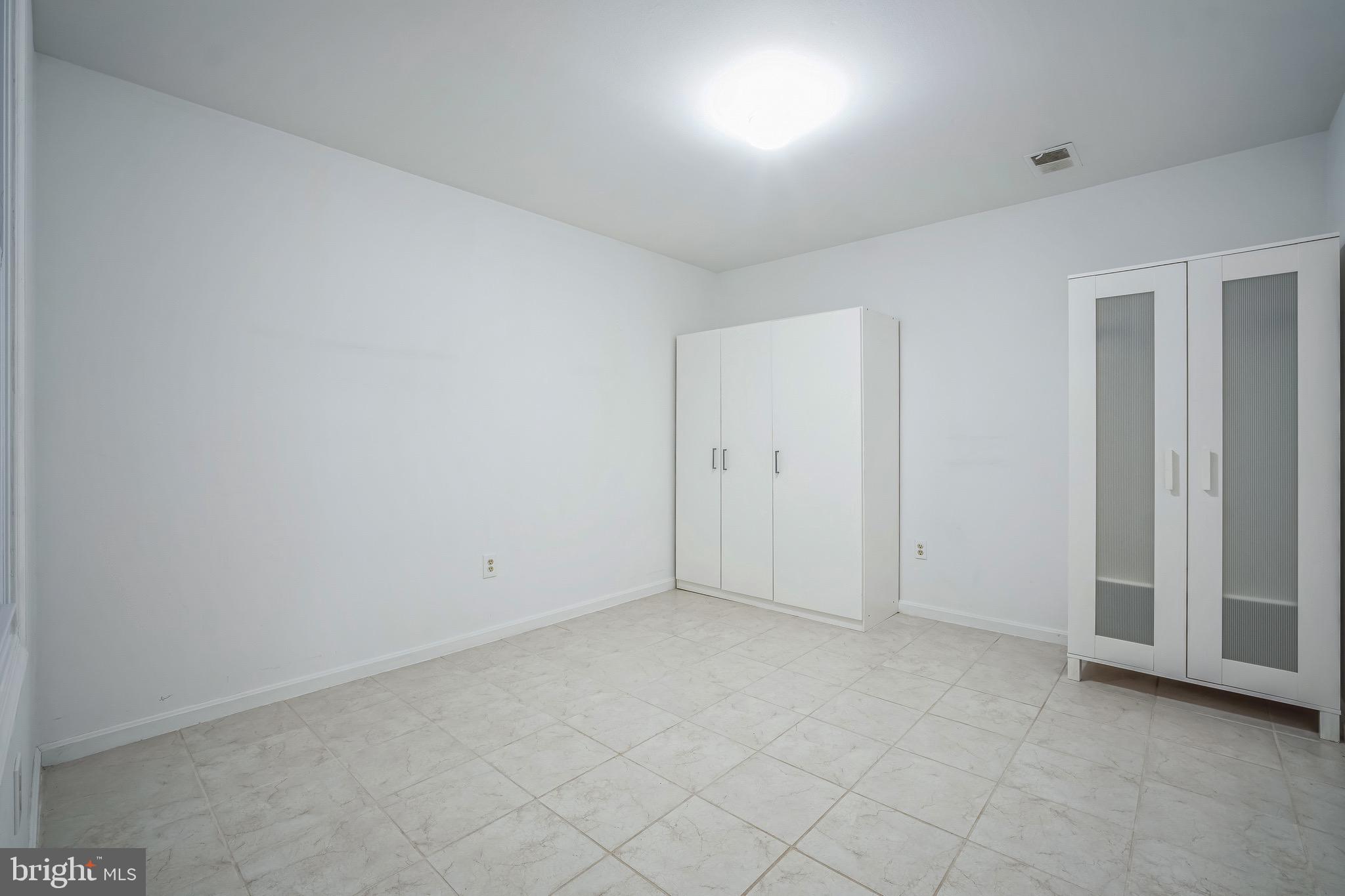 TWINBROOK - Residential Lease