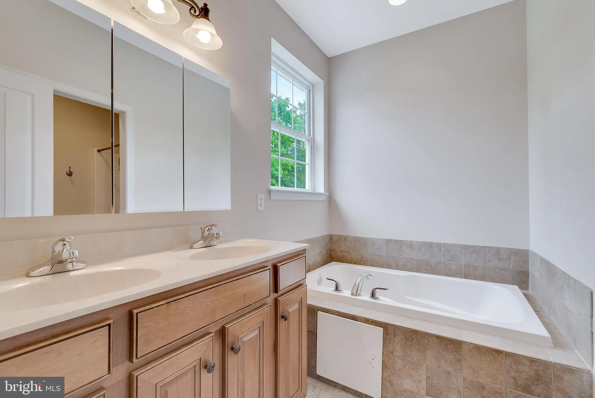 Schwenksville, Pennsylvania 19473, United States, 4 Bedrooms Bedrooms, ,4 BathroomsBathrooms,Residential,Pending,135739