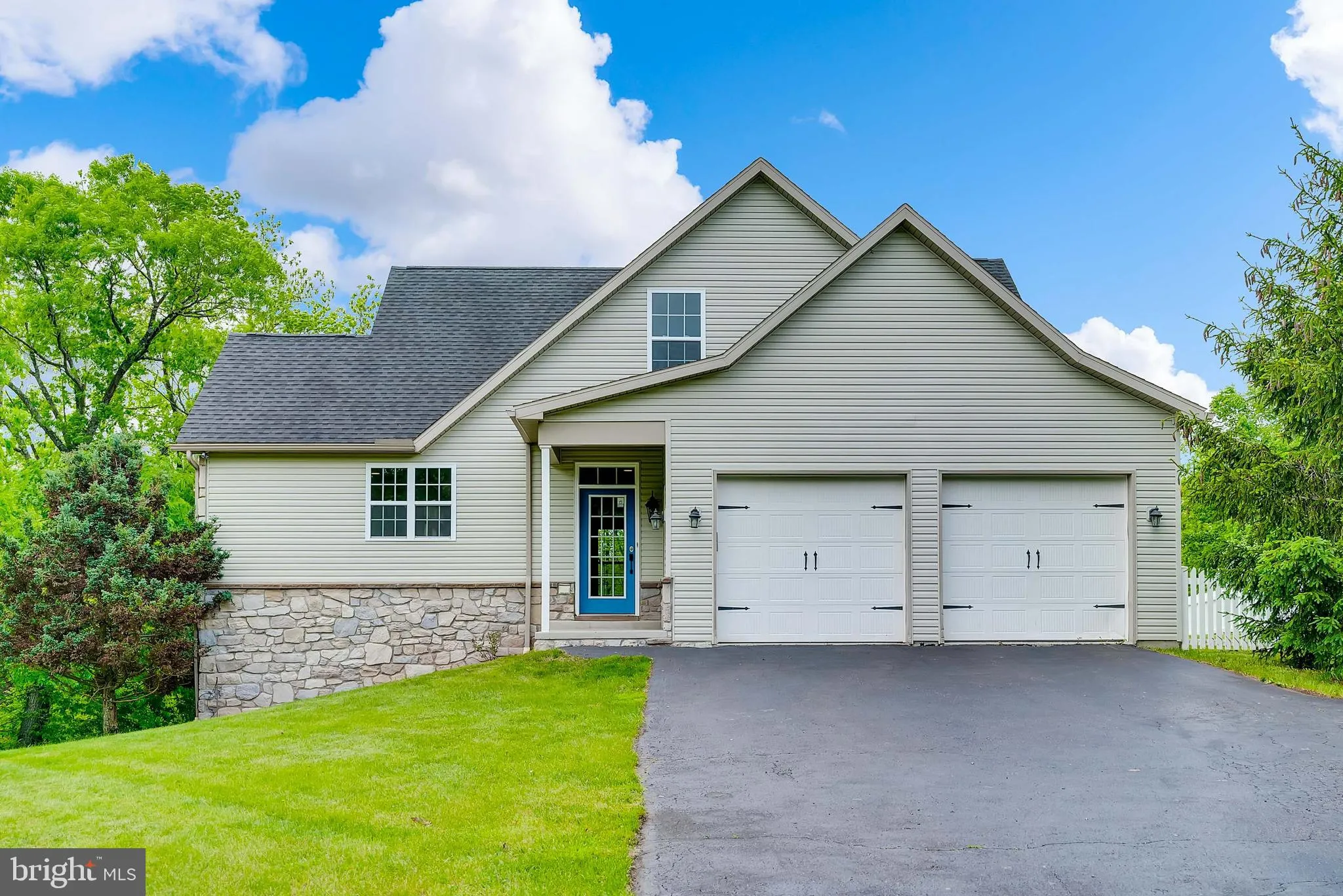 Schwenksville, Pennsylvania 19473, United States, 4 Bedrooms Bedrooms, ,4 BathroomsBathrooms,Residential,Pending,135739