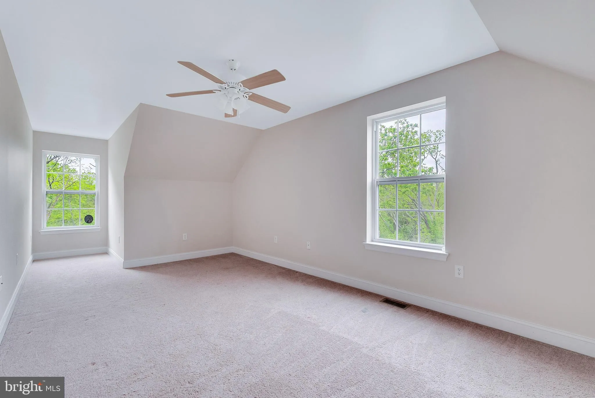 Schwenksville, Pennsylvania 19473, United States, 4 Bedrooms Bedrooms, ,4 BathroomsBathrooms,Residential,Pending,135739