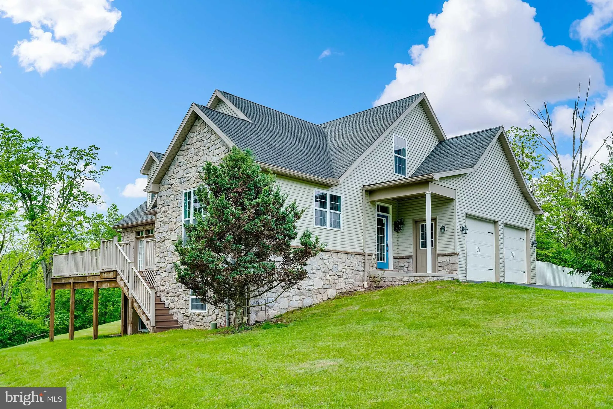 Schwenksville, Pennsylvania 19473, United States, 4 Bedrooms Bedrooms, ,4 BathroomsBathrooms,Residential,Pending,135739