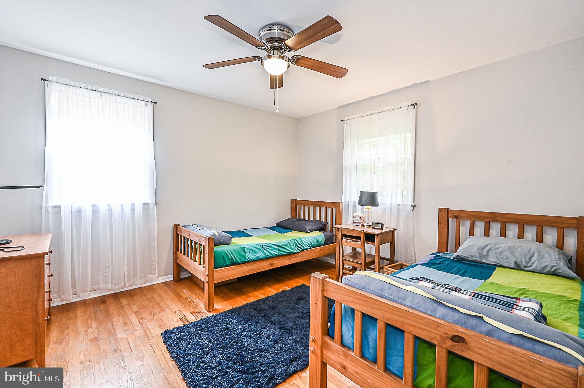 COUNTRY CLUB MANOR - Residential