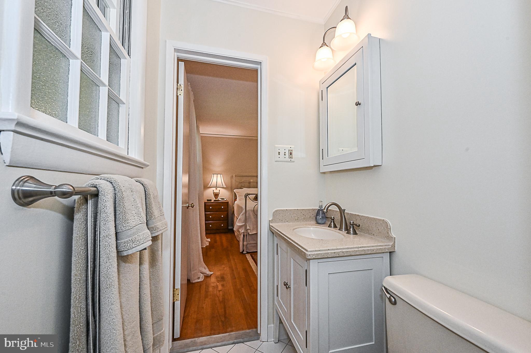 COUNTRY CLUB MANOR - Residential