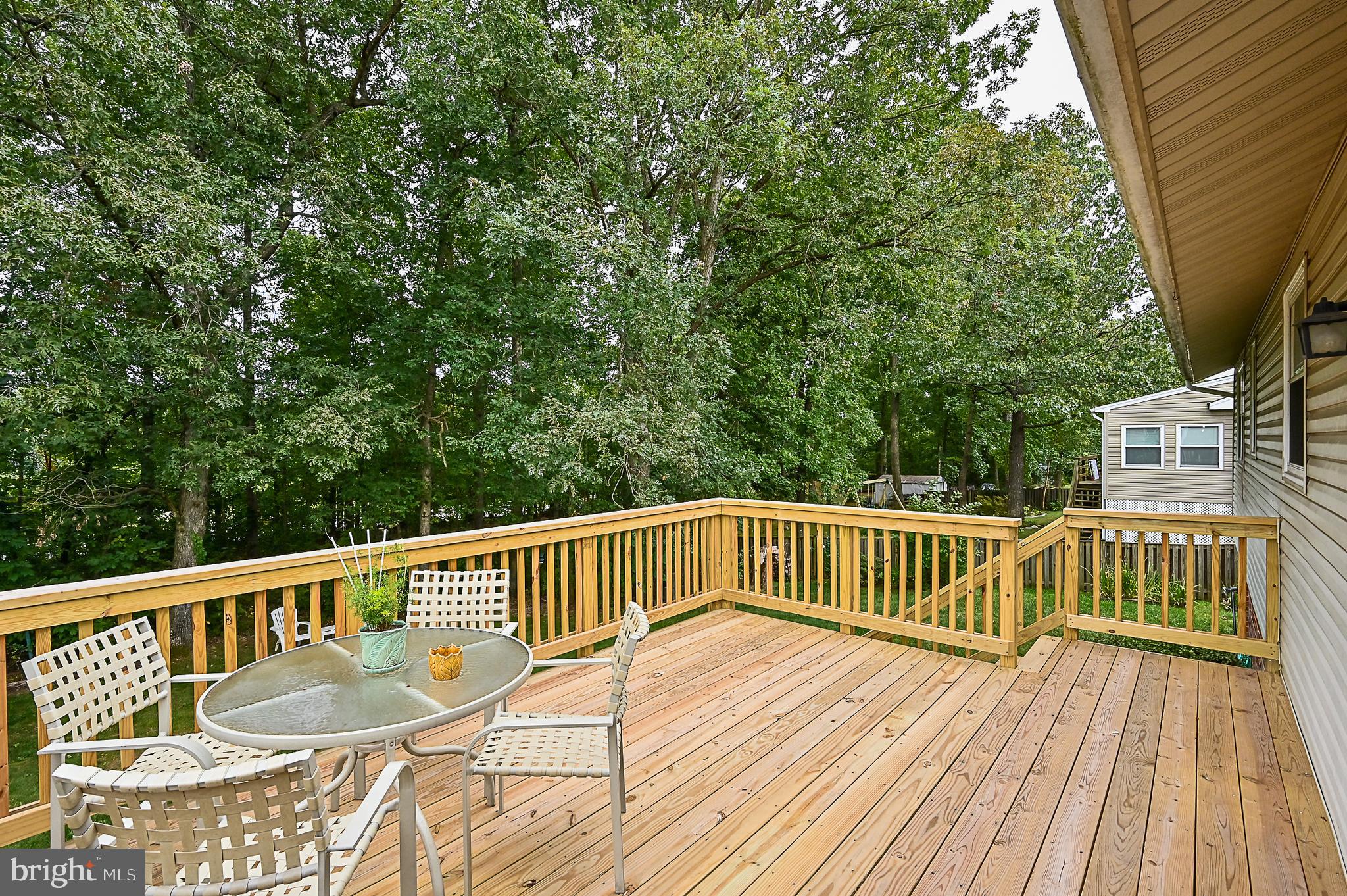 COUNTRY CLUB MANOR - Residential