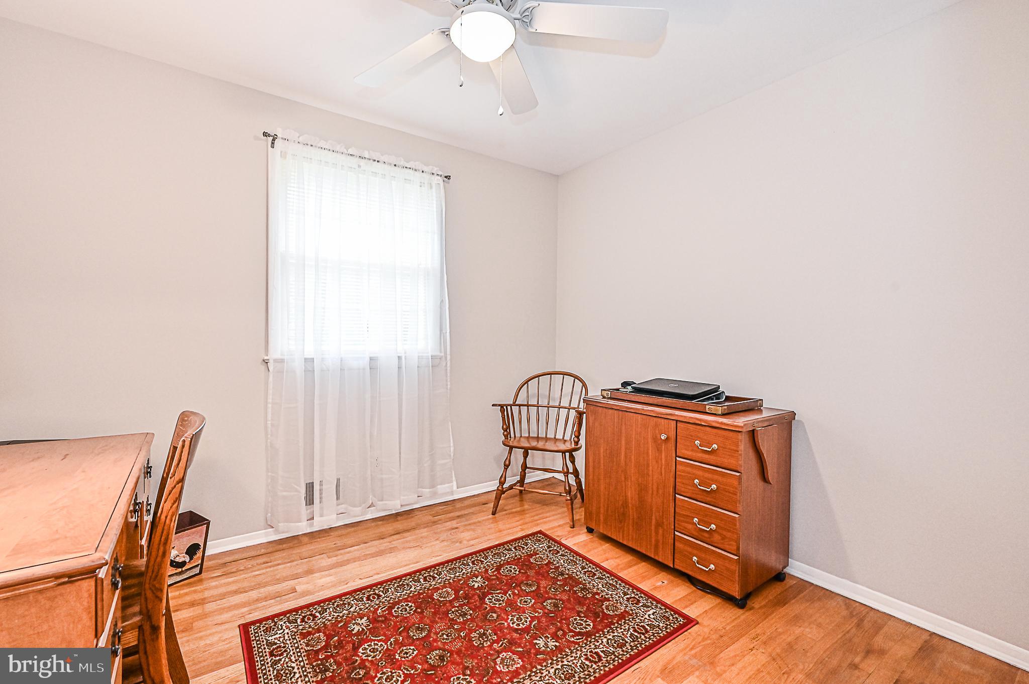 COUNTRY CLUB MANOR - Residential