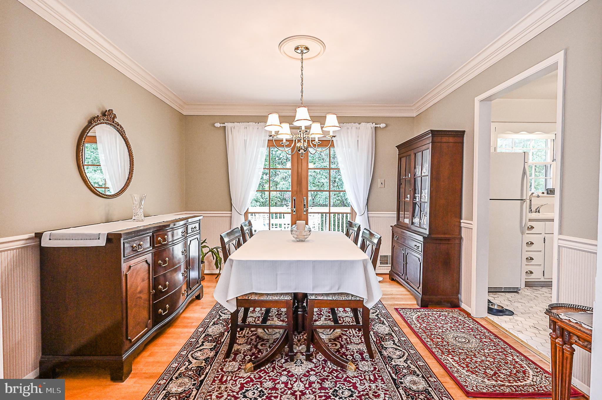 COUNTRY CLUB MANOR - Residential