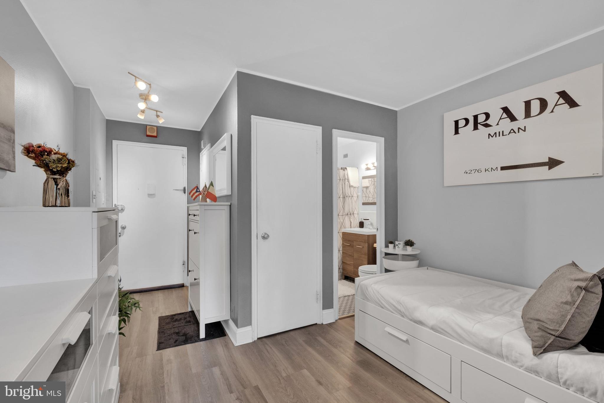 ART MUSEUM AREA - Residential Lease