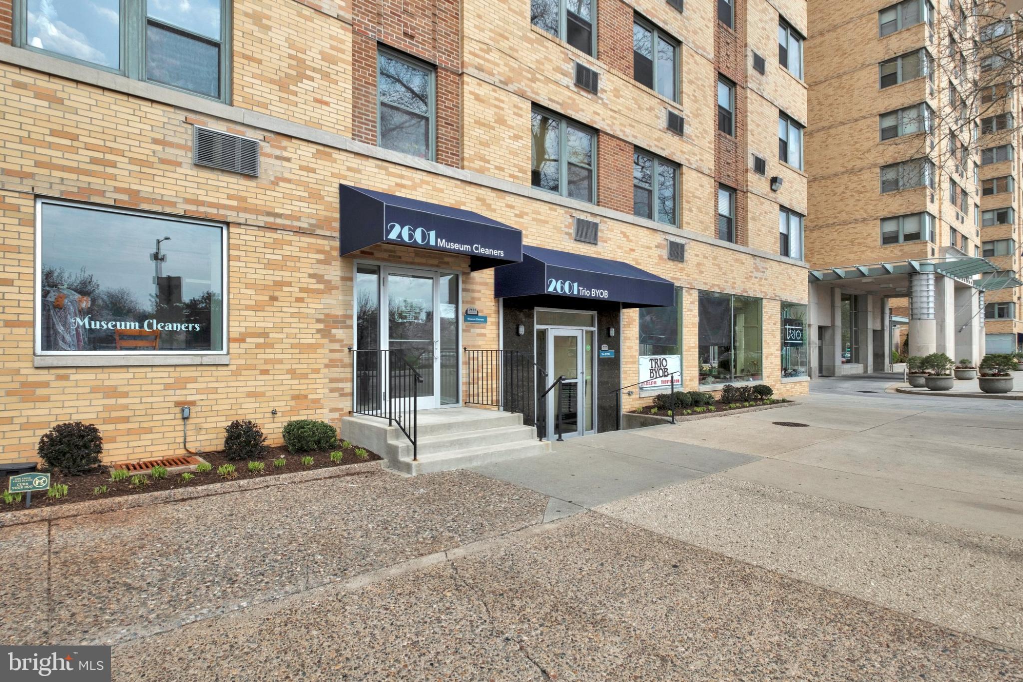 ART MUSEUM AREA - Residential Lease