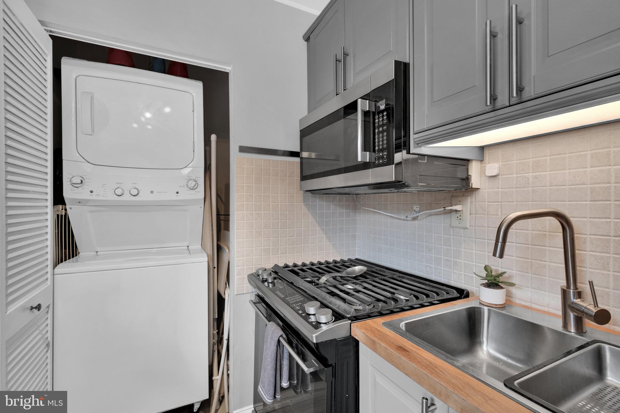 ART MUSEUM AREA - Residential Lease