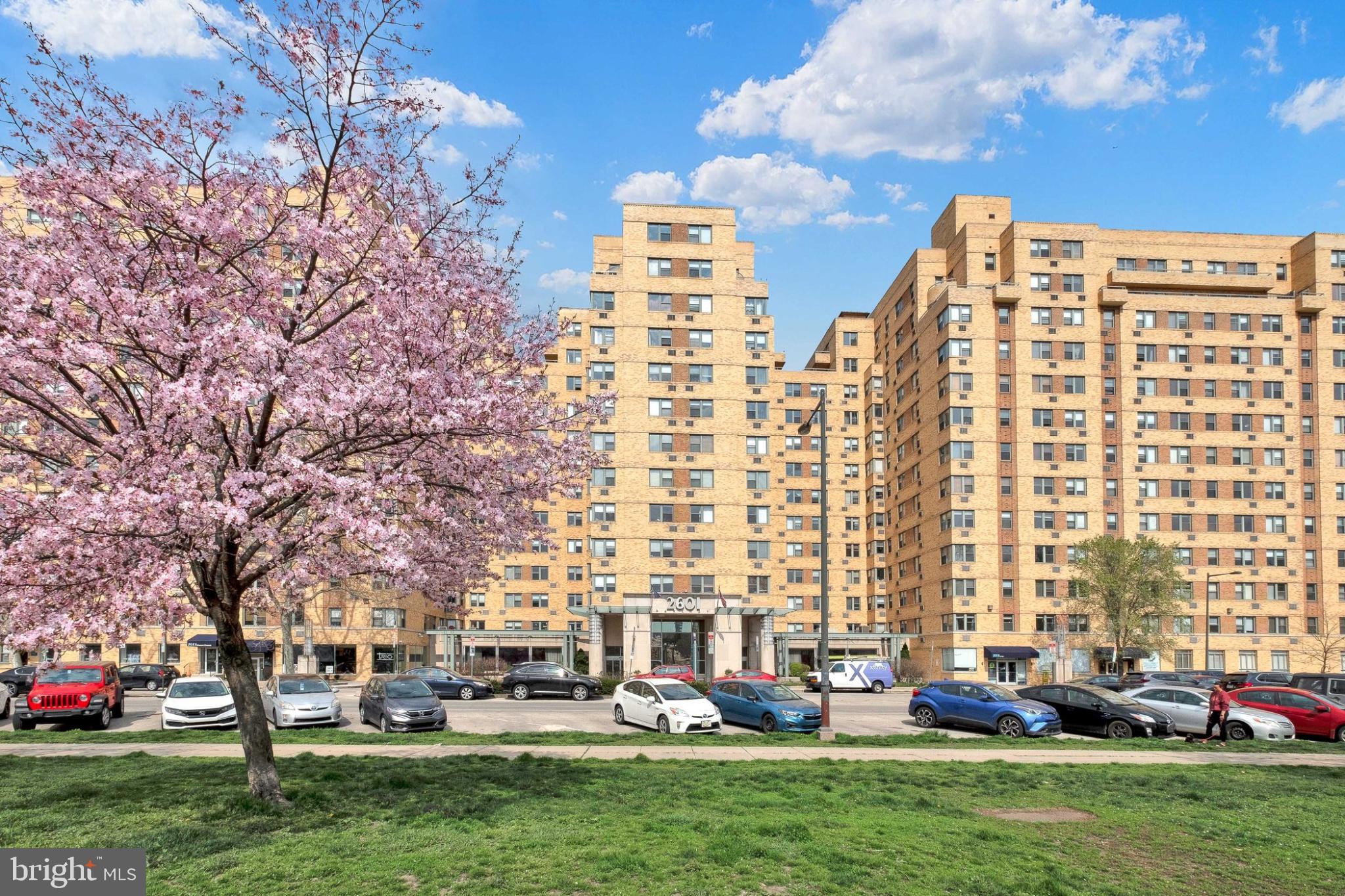 ART MUSEUM AREA - Residential Lease