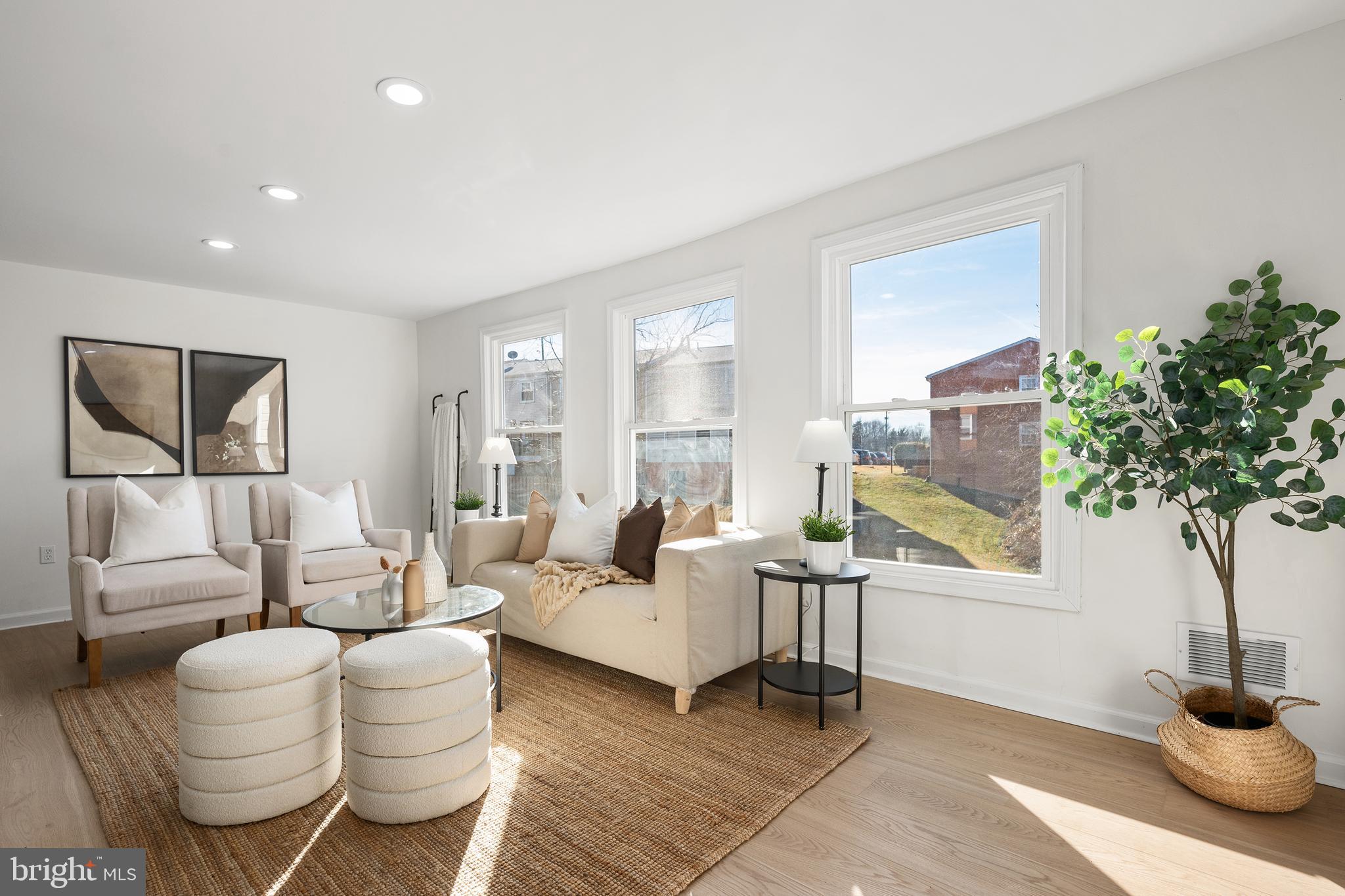 PINEWOOD HILL - Residential