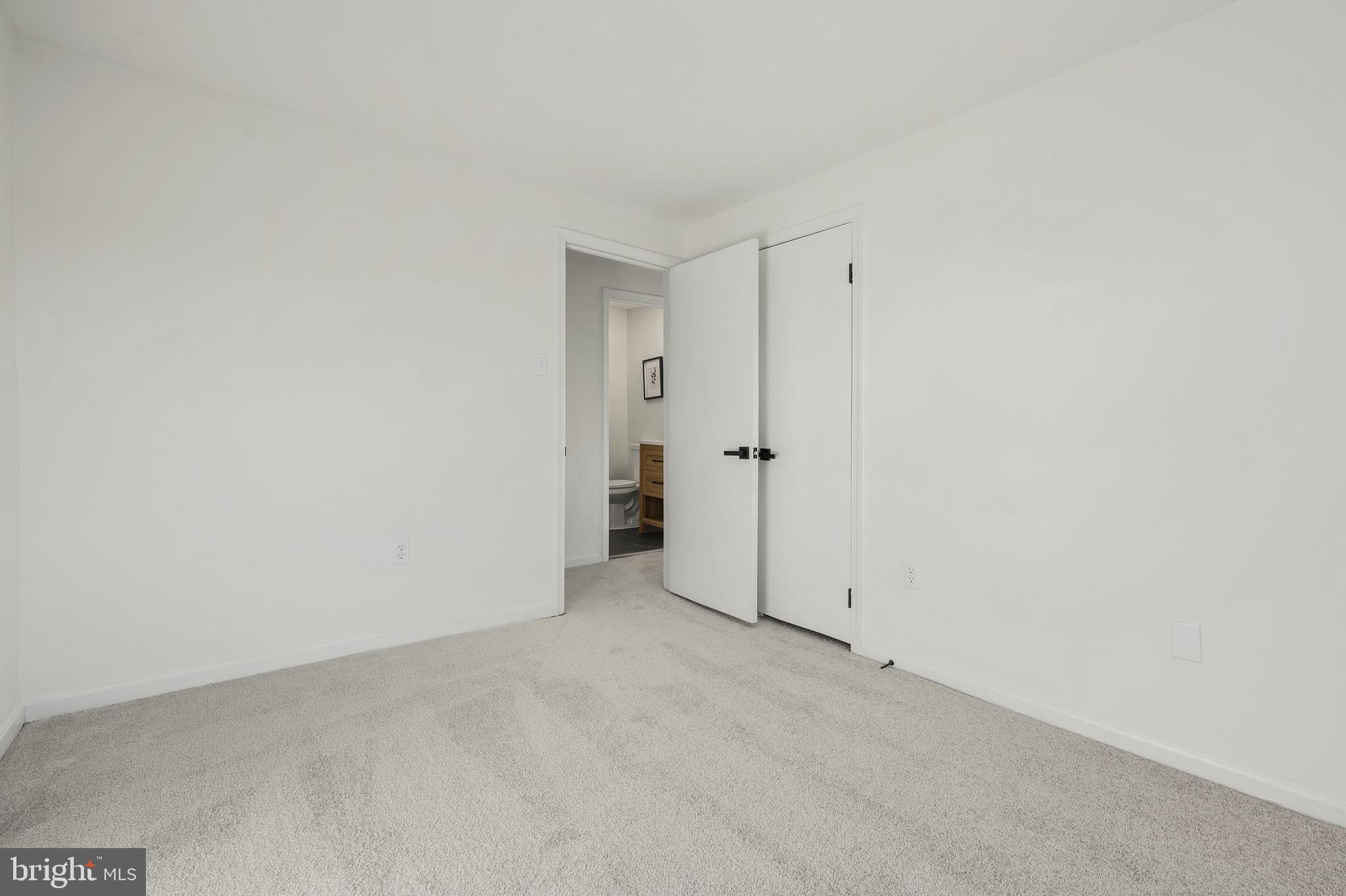 PINEWOOD HILL - Residential