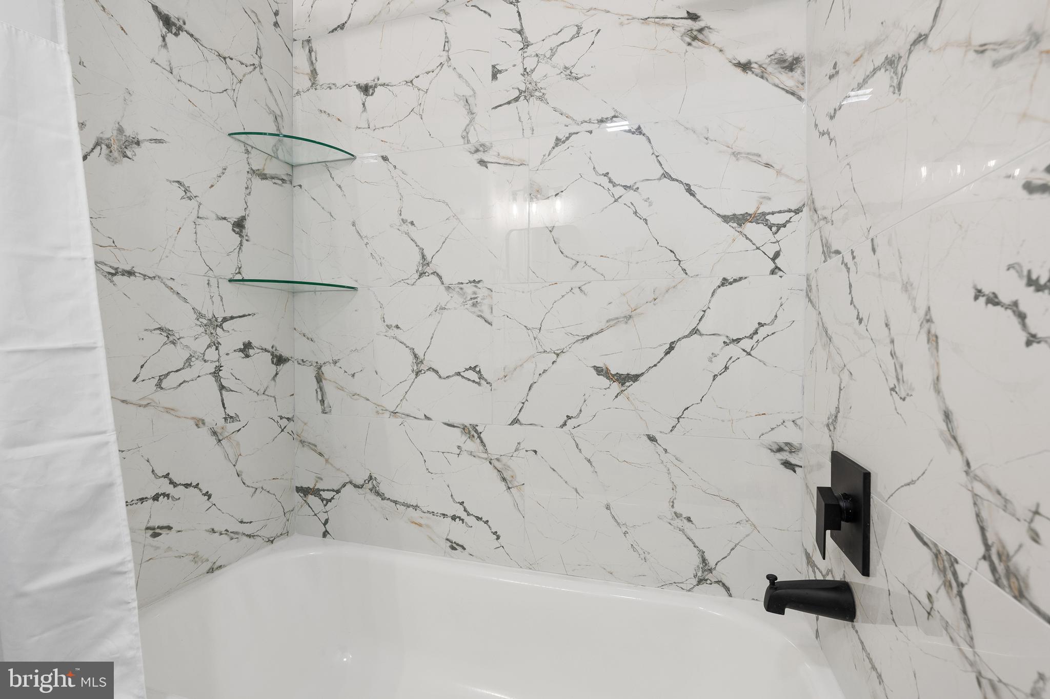 PINEWOOD HILL - Residential