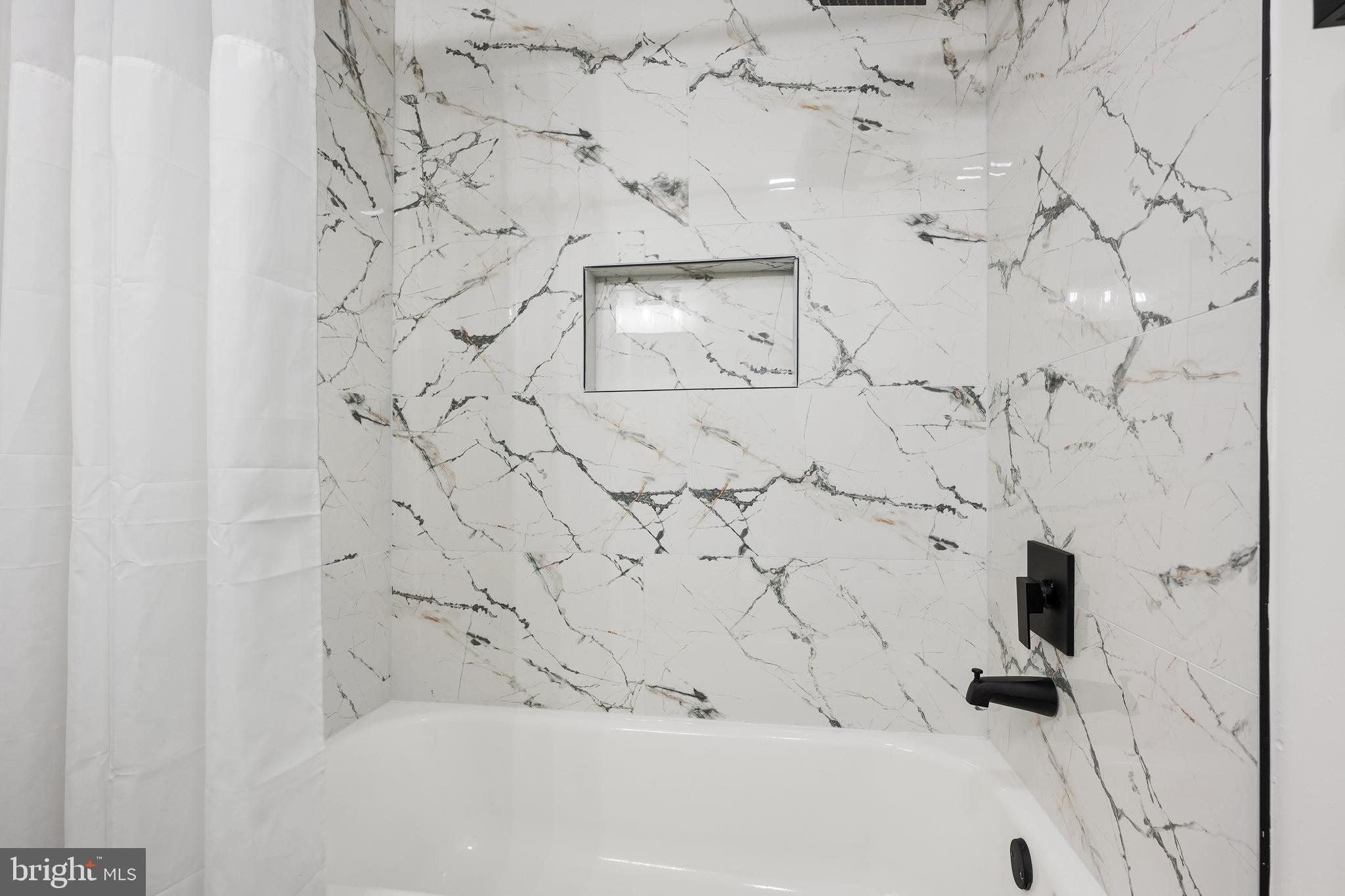 PINEWOOD HILL - Residential