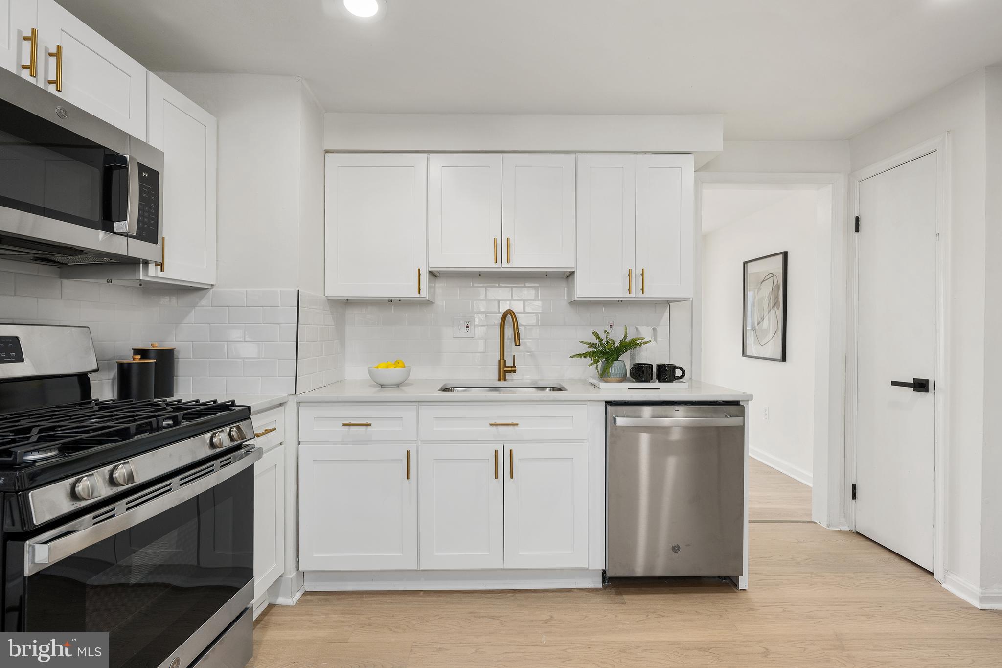 PINEWOOD HILL - Residential