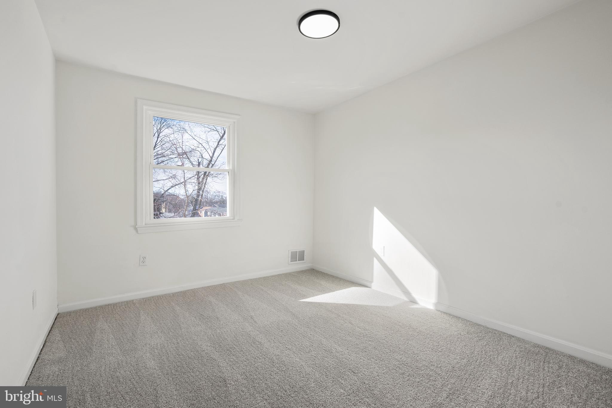 PINEWOOD HILL - Residential