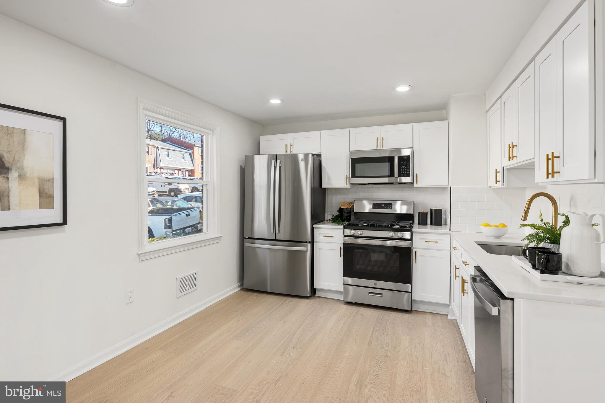 PINEWOOD HILL - Residential