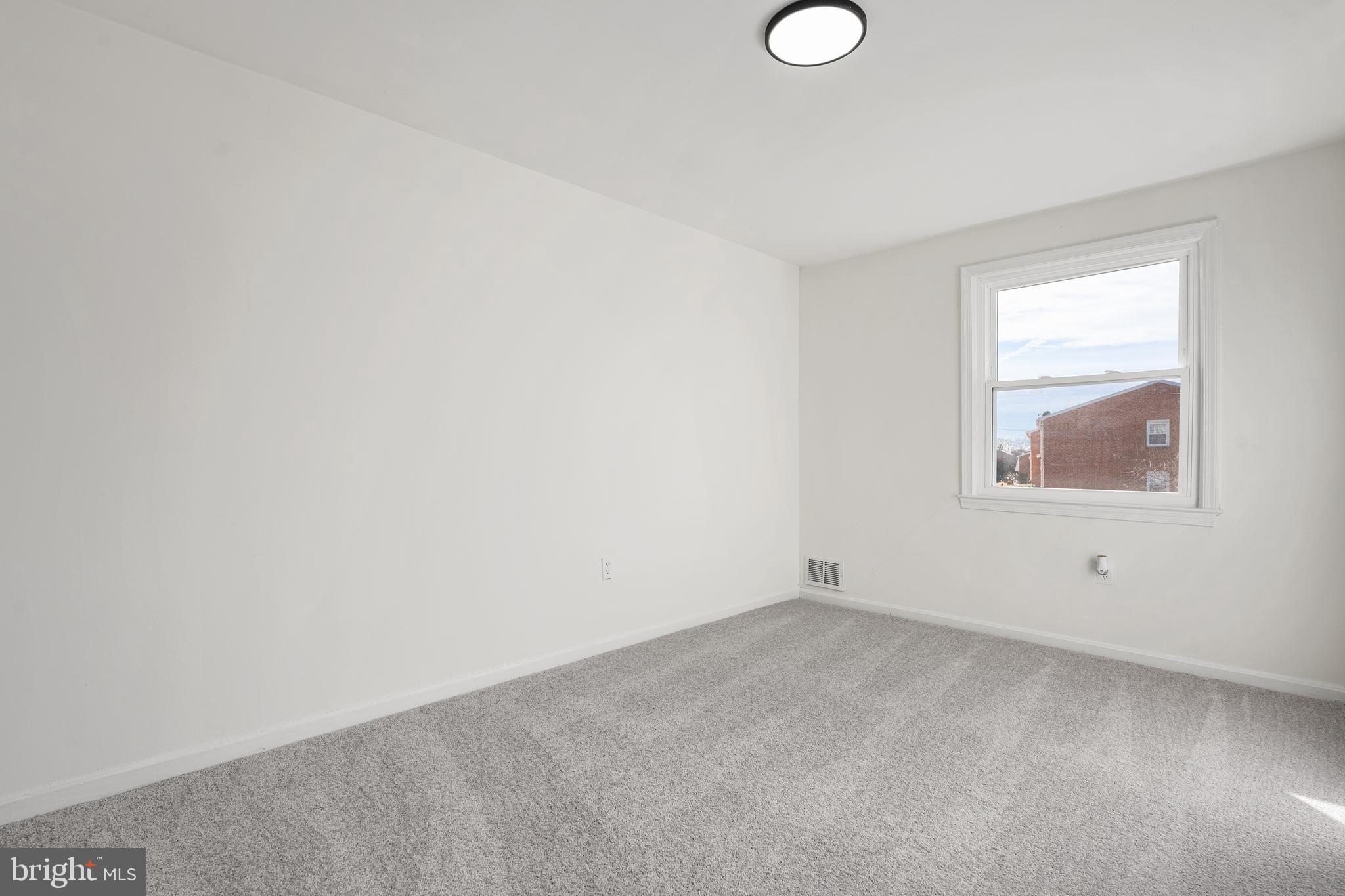 PINEWOOD HILL - Residential