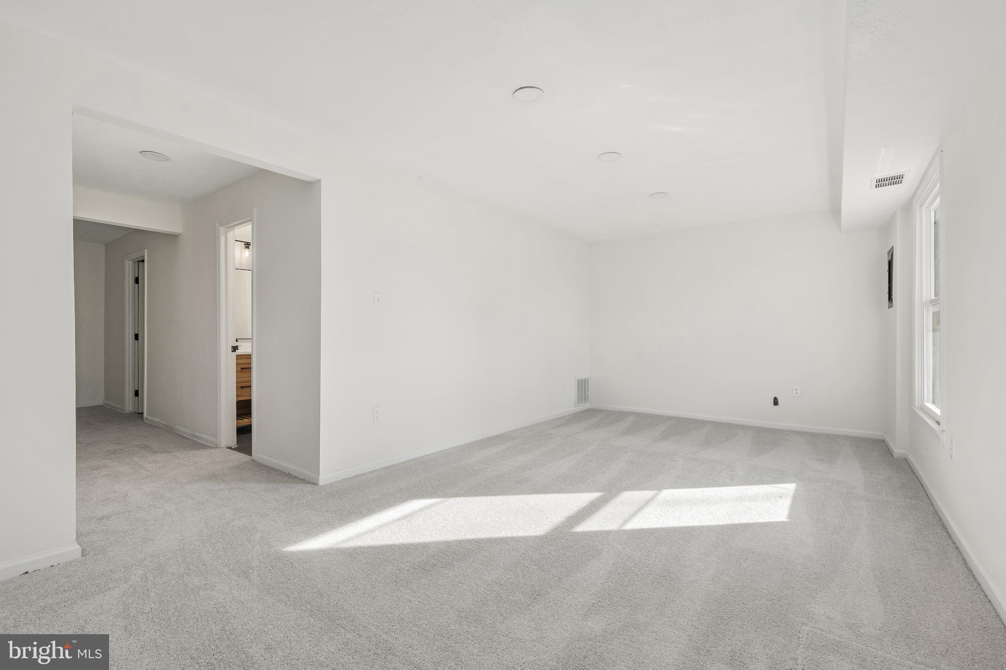 PINEWOOD HILL - Residential