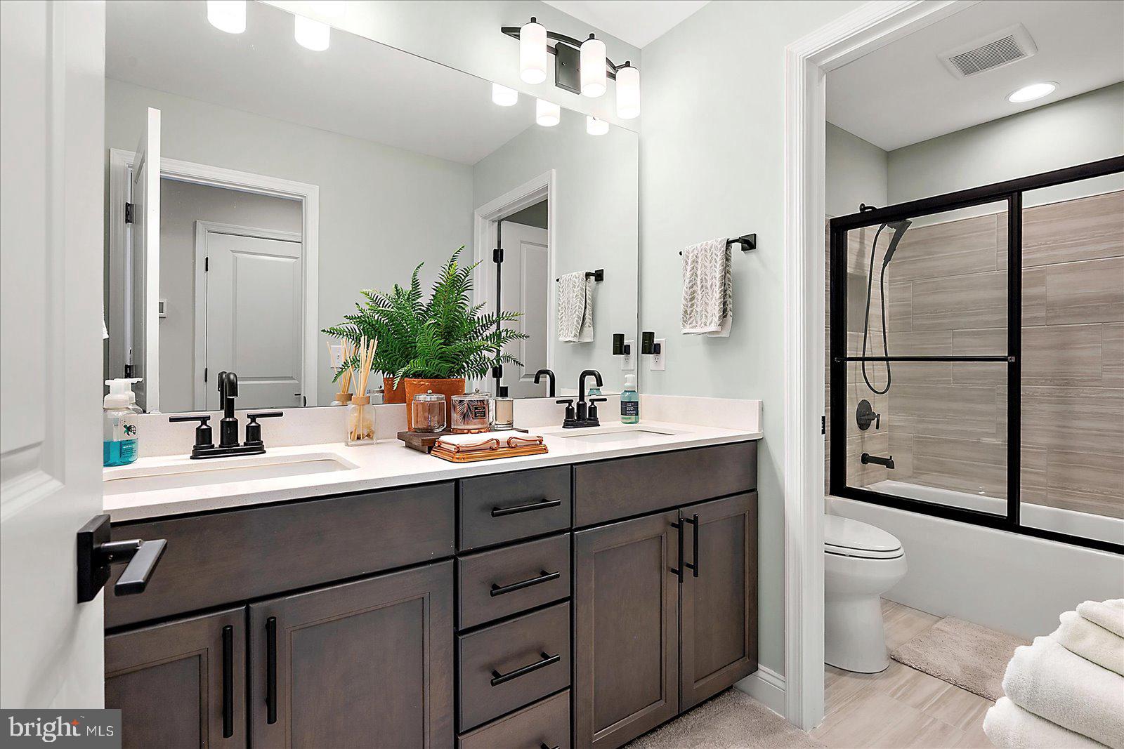 ARBOR-LYN - Residential