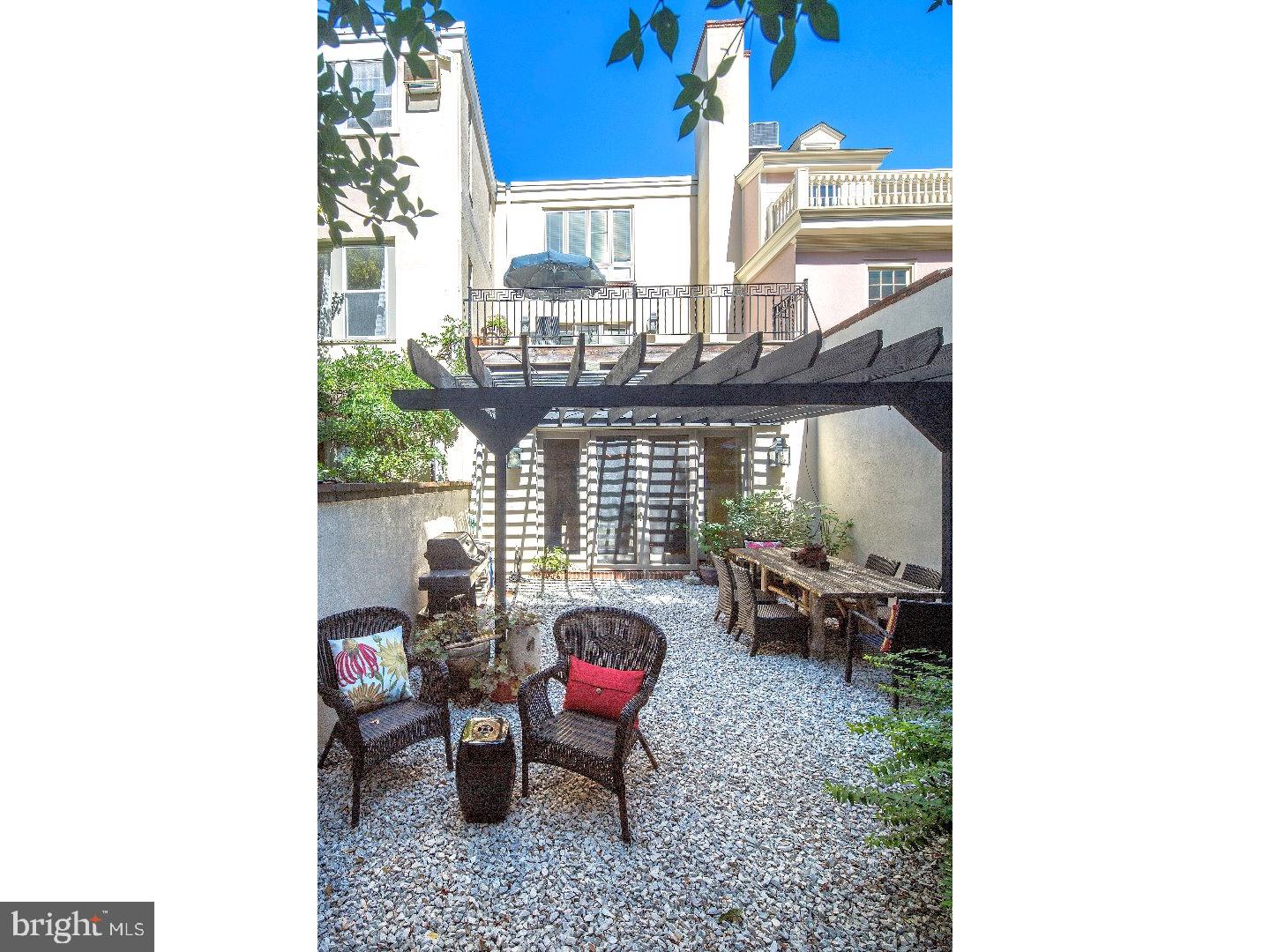 SOCIETY HILL - Residential