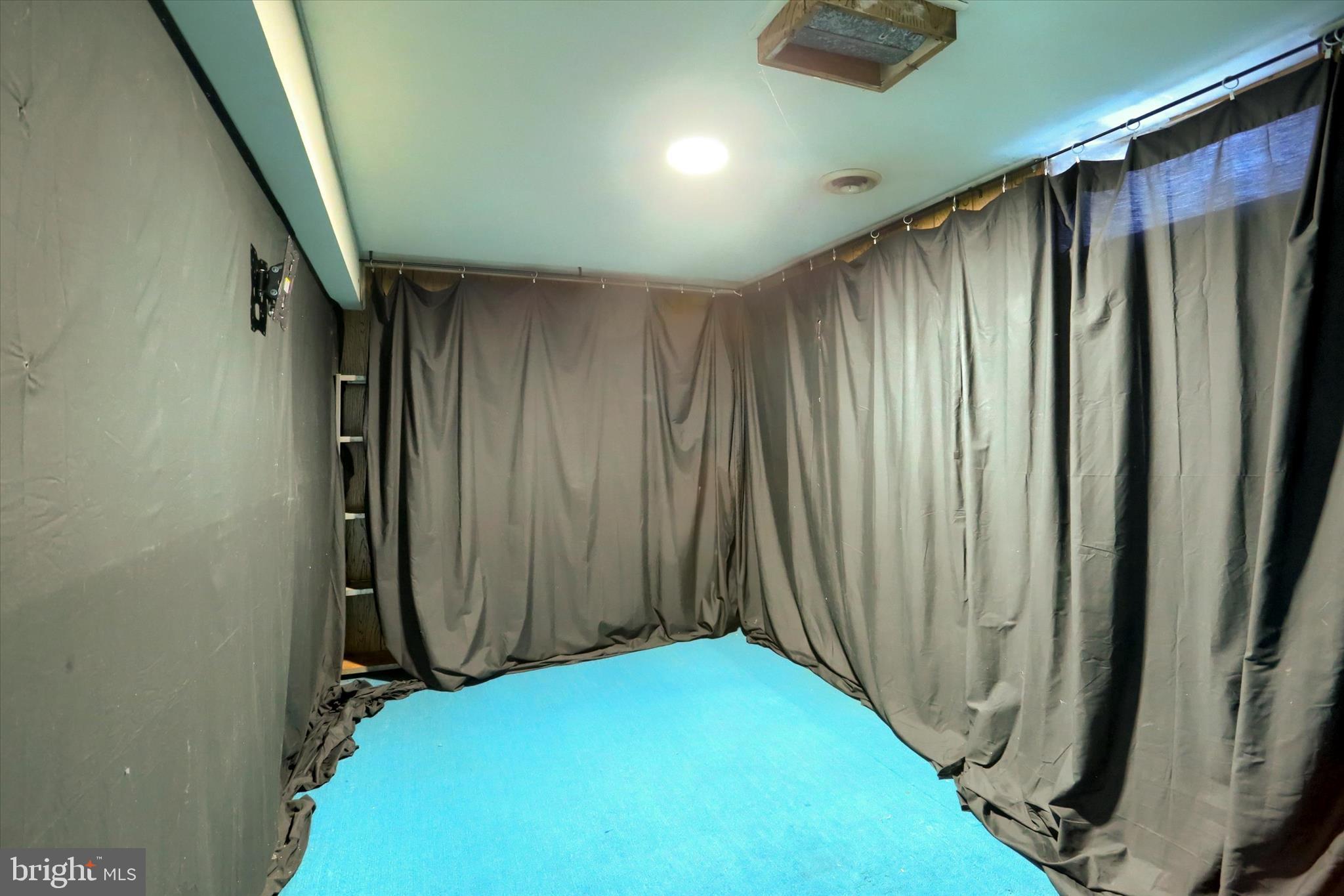 CHESTNUT HILLS - Residential