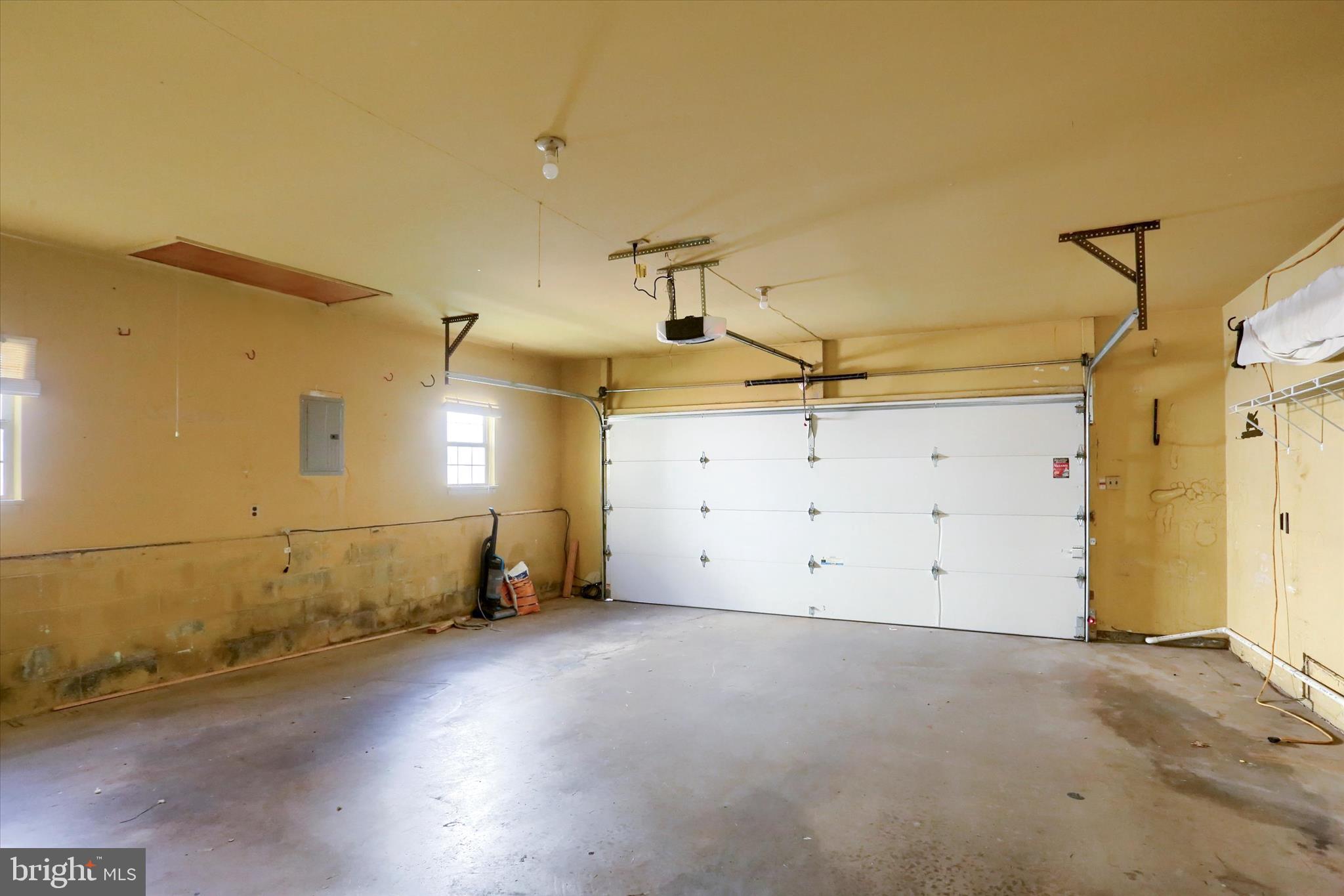 CHESTNUT HILLS - Residential