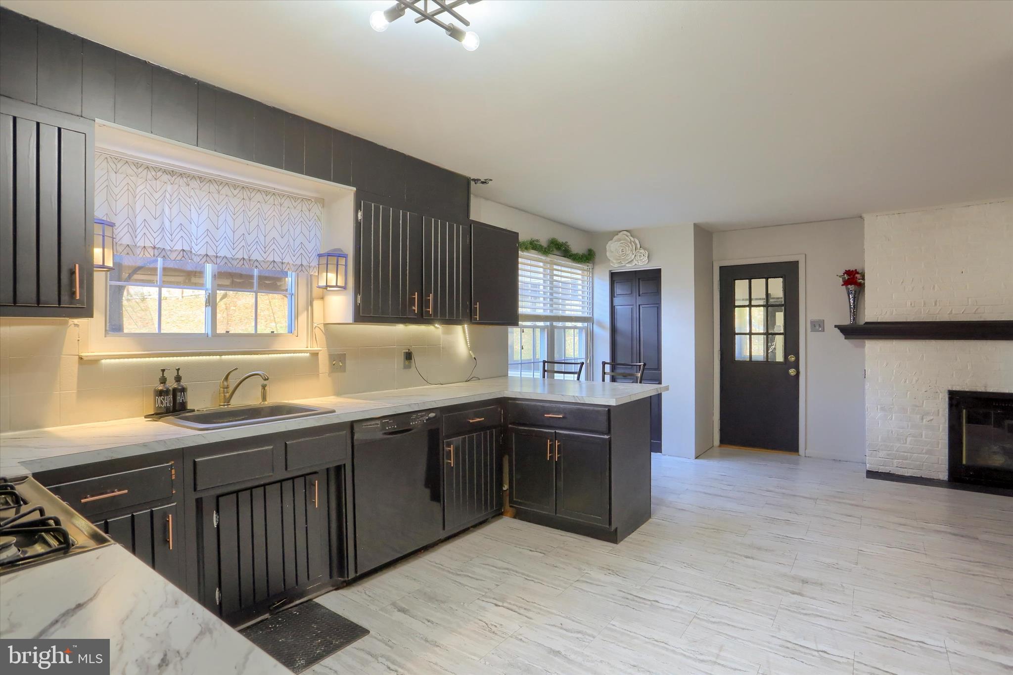 CHESTNUT HILLS - Residential