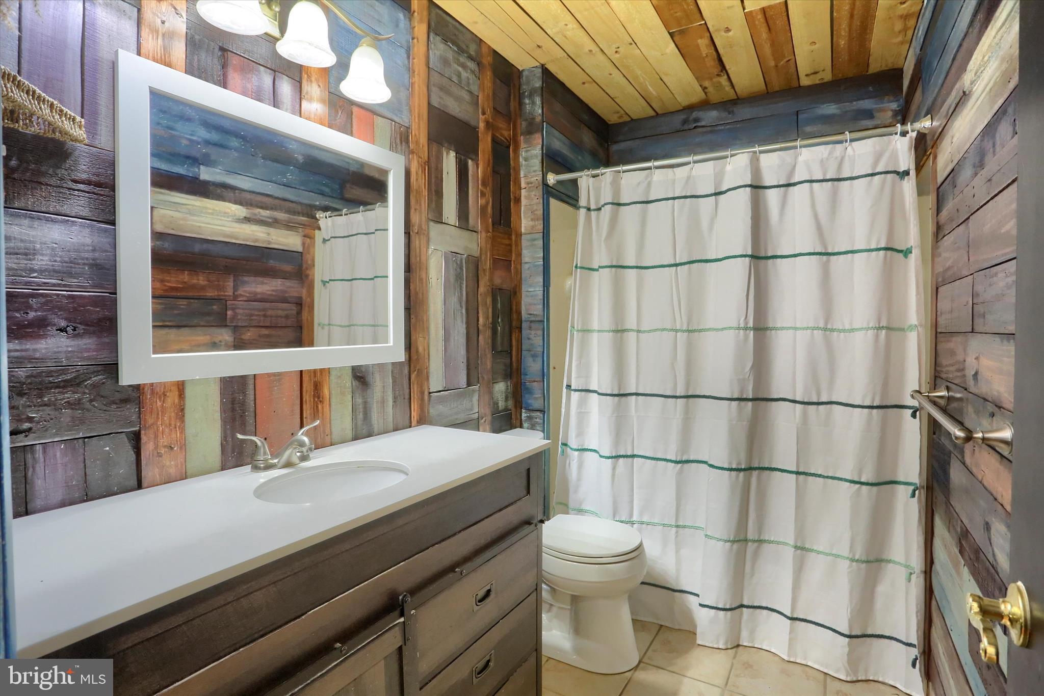 CHESTNUT HILLS - Residential