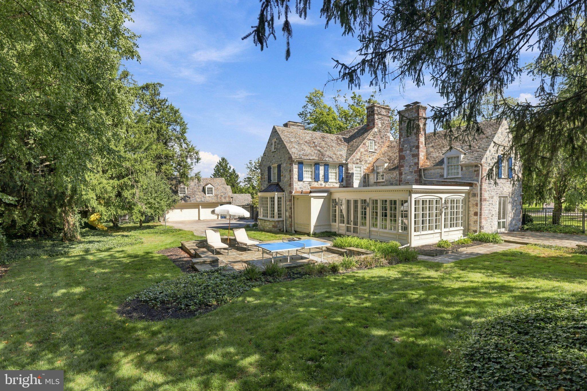 1032 SMALLBROOK LANE