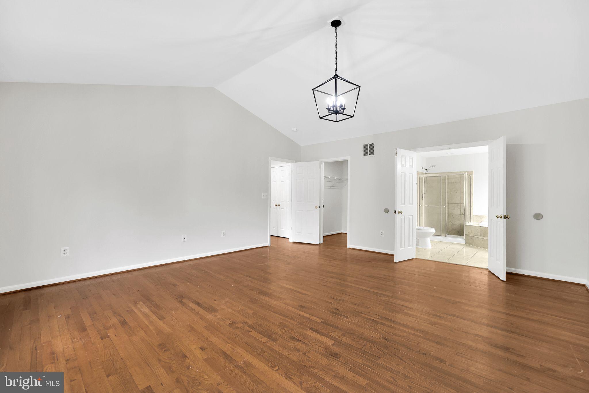 OAK GROVE APARTMENTS - Residential