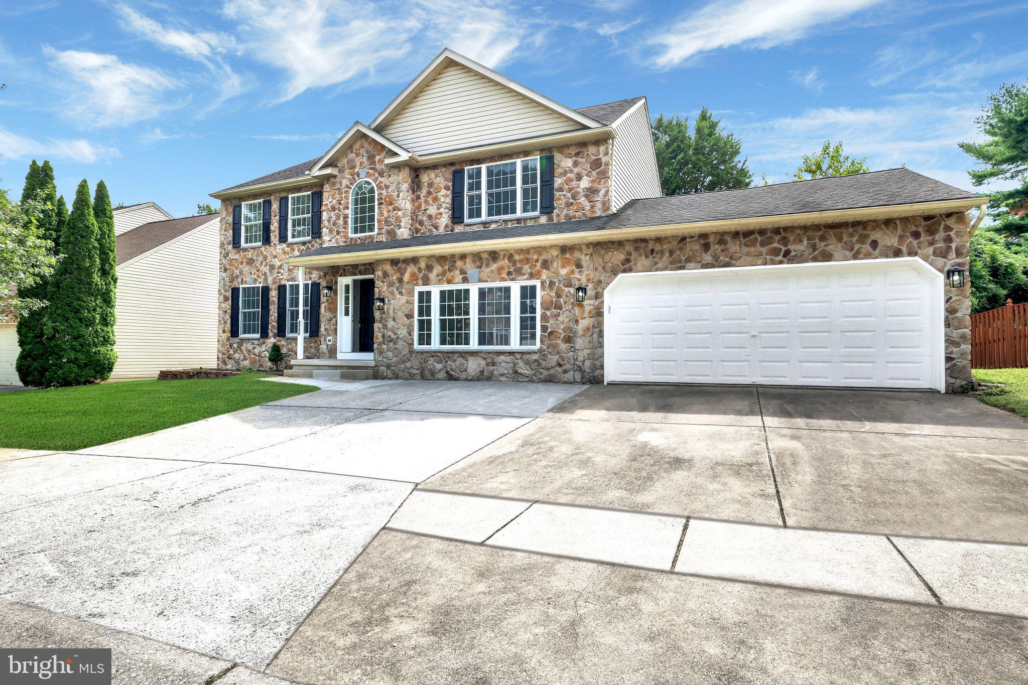 OAK GROVE APARTMENTS - Residential