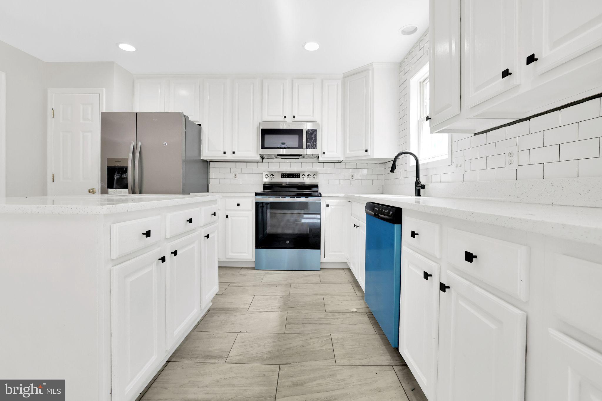 OAK GROVE APARTMENTS - Residential