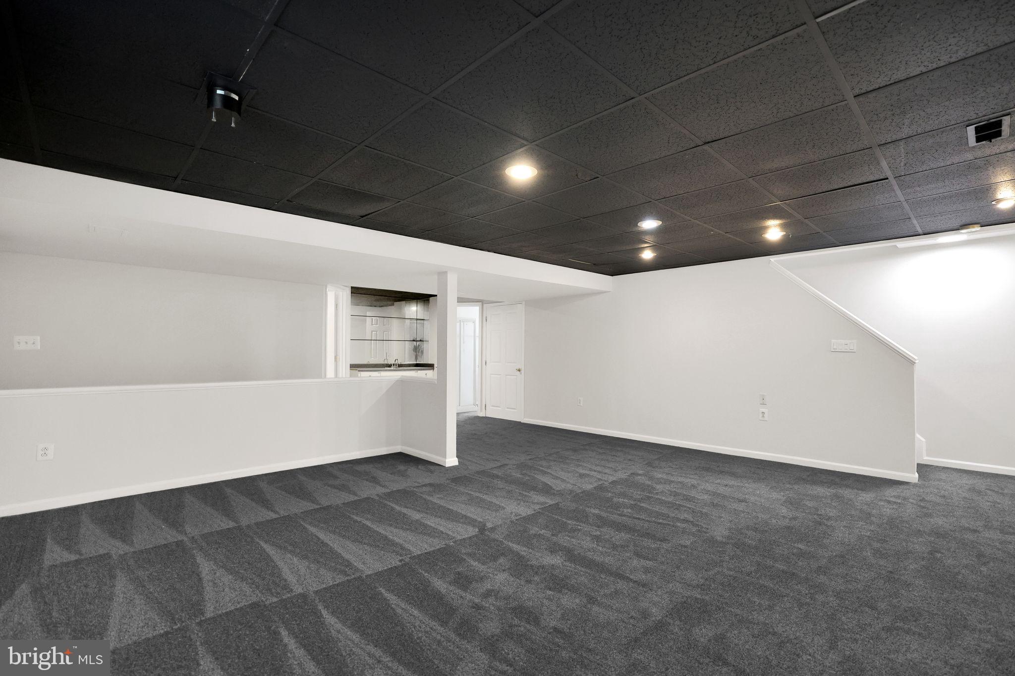 OAK GROVE APARTMENTS - Residential