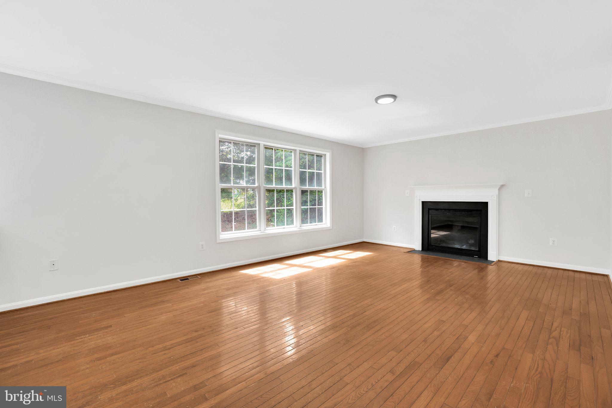 OAK GROVE APARTMENTS - Residential